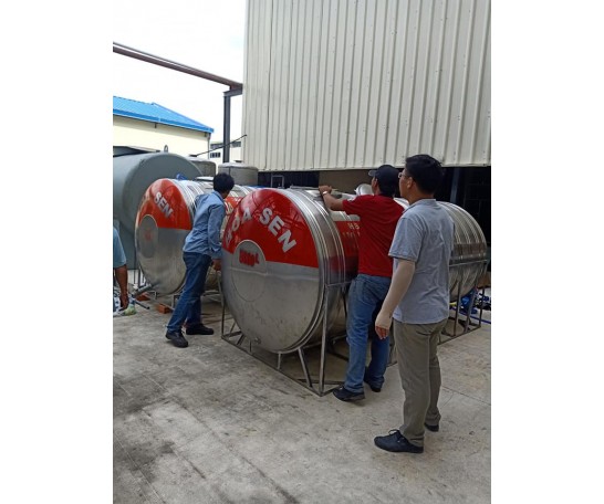Bán bồn nước inox 3000 lít hàng trưng bày